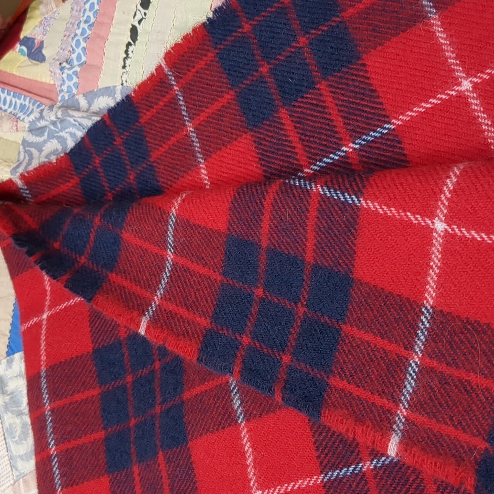 Ingles Buchan Hamilton Clan Lambswool Scarf - Picture 3 of 3